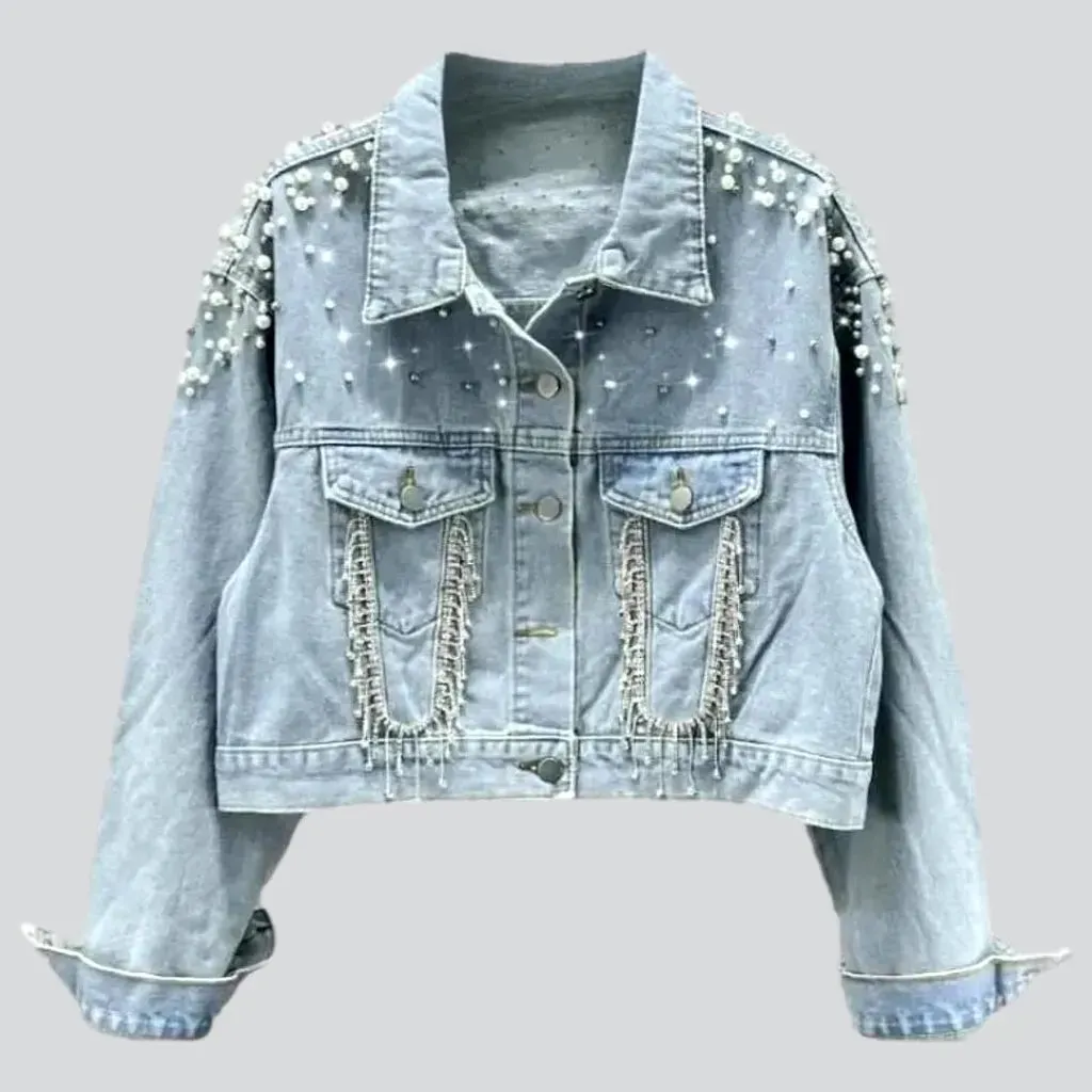 Light-wash women's jean jacket