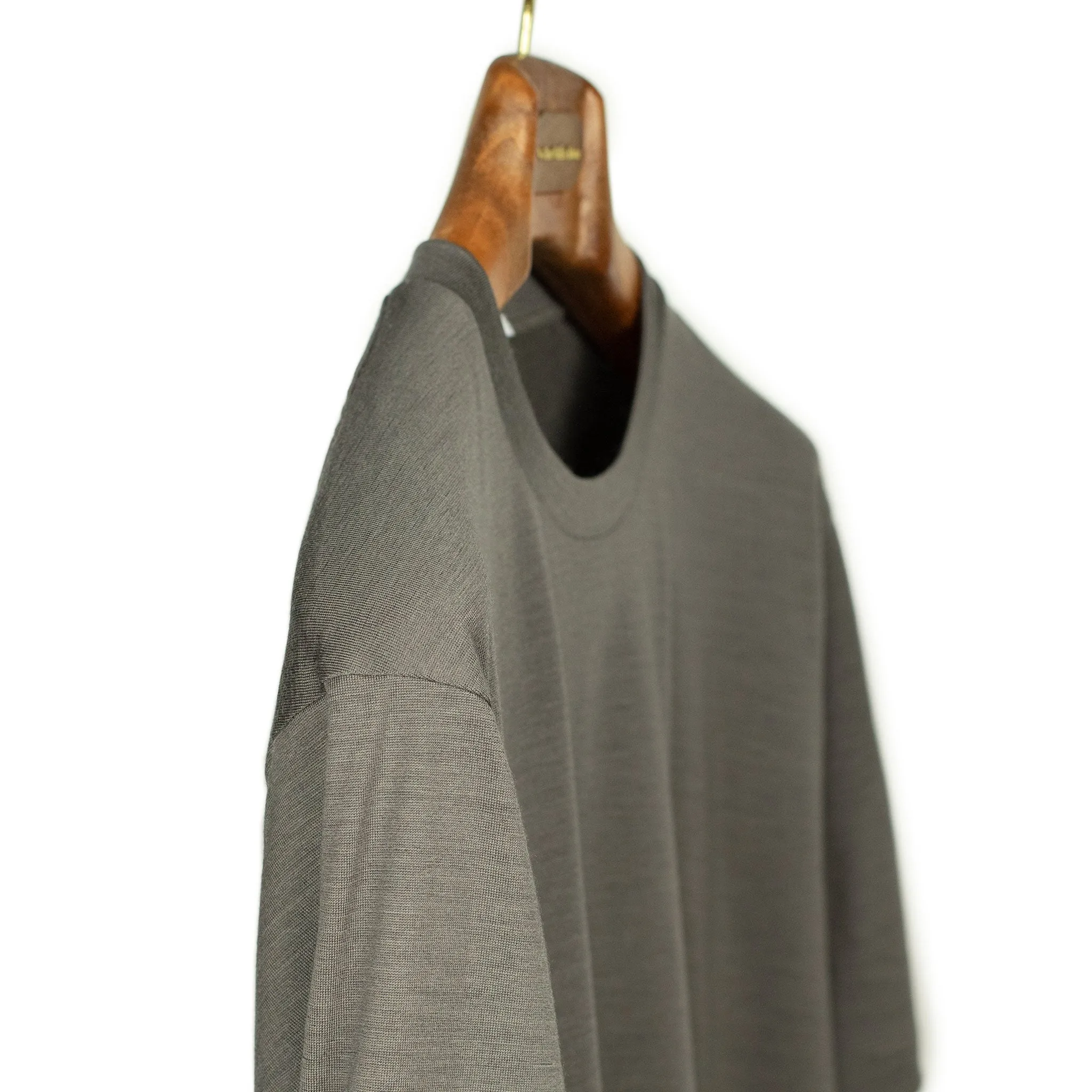 Short-sleeve t-shirt in warm grey washable wool jersey